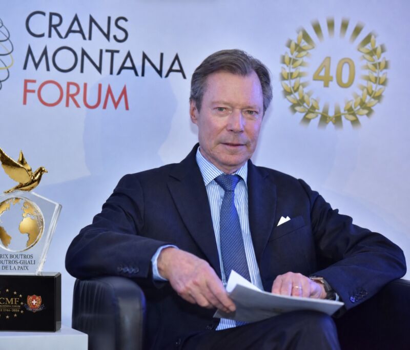 Image for the Tweet beginning: CRANS-MONTANA (VS) 
Cérémonie du 21